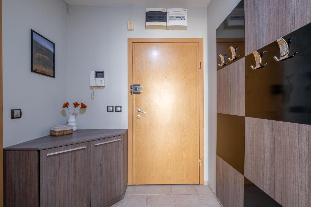 Deja Vu, Cozy & Quiet 1 Bdr Apt Fast Wi-Fi Софія Екстер'єр фото